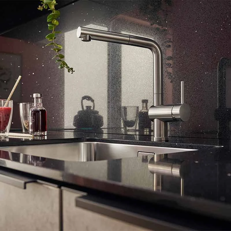 Blanco LINUS-S Single Lever Pull-Out Handset PVD Steel Kitchen Tap - Satin Gold - 526684 2 Blanco LINUS-S Single Lever Pull-Out Handset PVD Steel Kitchen Tap - Satin Gold - 526684 - Image 2