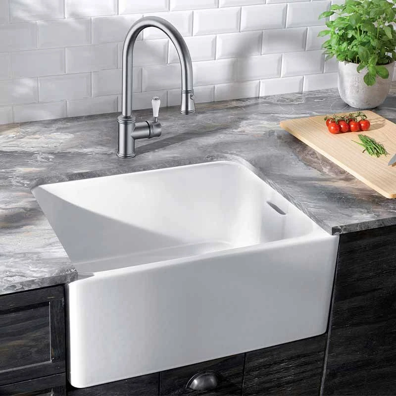 Blanco VICUS Single Lever Pull-Out Spray PVD Steel Kitchen Tap - Satin Gold - 526689 2 Blanco VICUS Single Lever Pull-Out Spray PVD Steel Kitchen Tap - Satin Gold - 526689 - Image 2