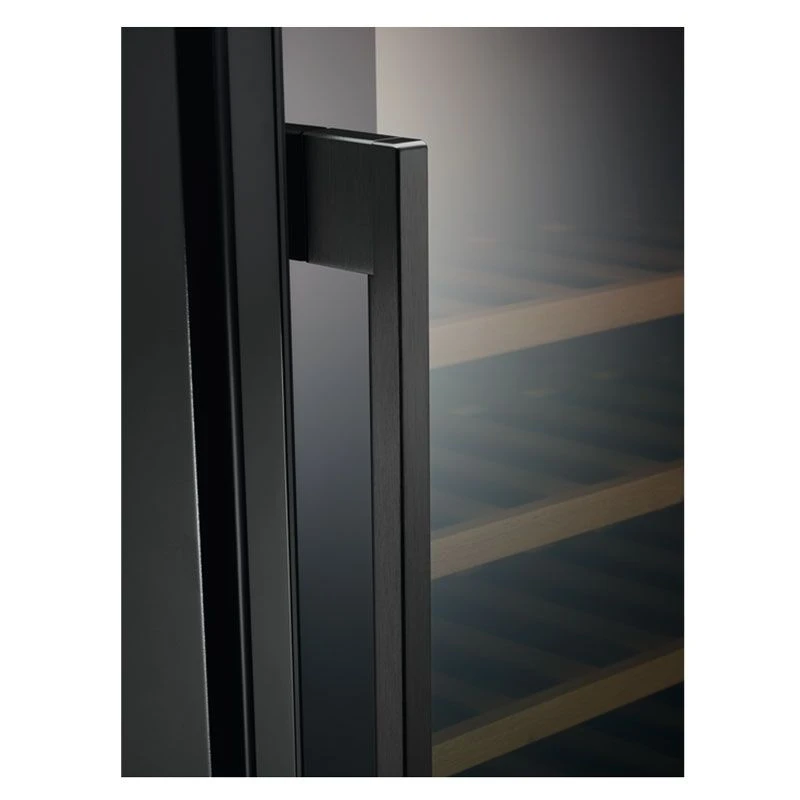 AEG AWUS020B5B Built Under 30cm Wine Cabinet - Black 4 AEG AWUS020B5B Built Under 30cm Wine Cabinet - Black - Image 4