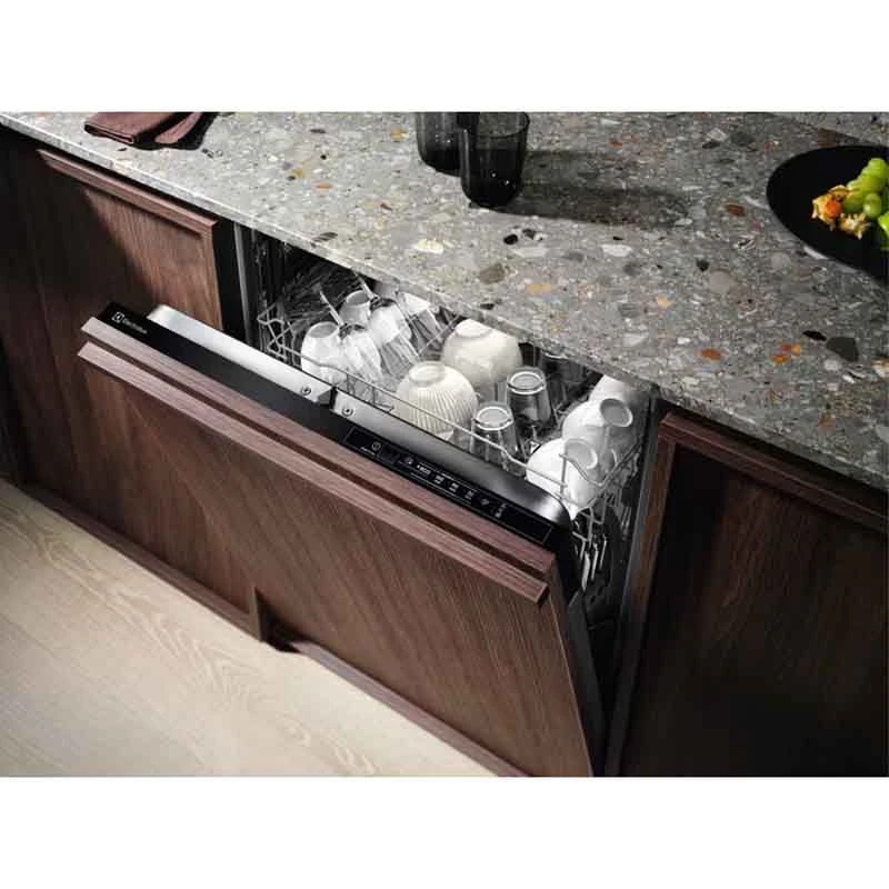 Electrolux KEAF7200L BI FI 60CM Dishwasher - White 1 Electrolux KEAF7200L BI FI 60CM Dishwasher - White