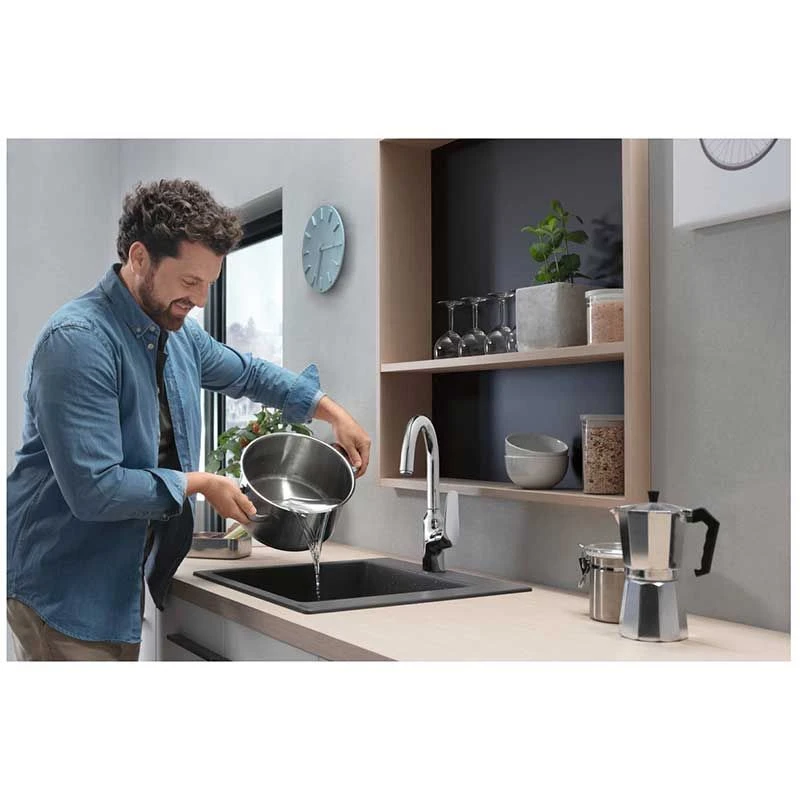 Hansgrohe Focus M42 Single Lever Kitchen Mixer Tap 220 Single Spray Mode - Chrome - 71802000 4 Hansgrohe Focus M42 Single Lever Kitchen Mixer Tap 220 Single Spray Mode - Chrome - 71802000 - Image 4
