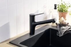 Hansgrohe Zesis M33 Single Lever Kitchen Mixer Tap 150 With Pull-Out Spray 2Jet - Matt Black - 74800670 -Blanco Shop h a hansgrohe 74800670 lifestyle