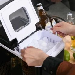 HOMCOM 12kg Portable Countertop Ice Maker Machine - Black - 800-063V70 -Blanco Shop homcom 800 063v70 lifestyle1